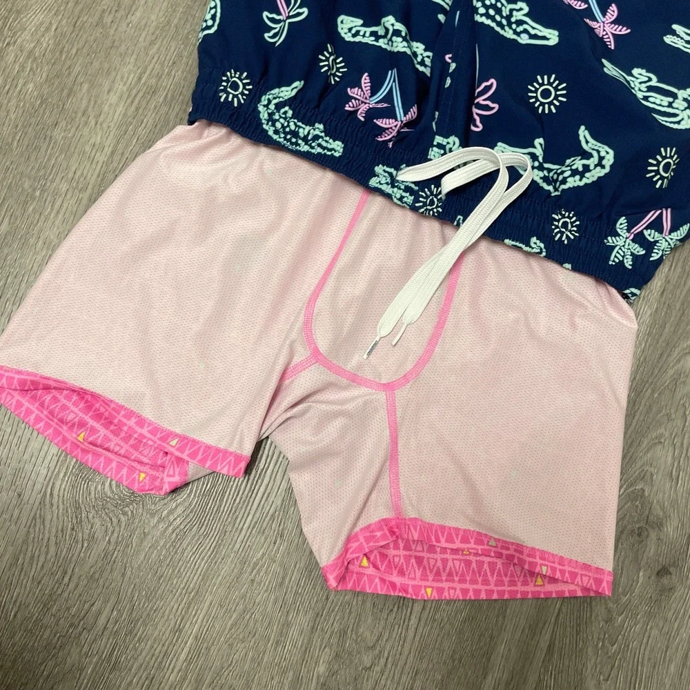Chubbies Swim Trunks Mens Medium Navy Blue Crocodile Palm Tree Neon 5.5
